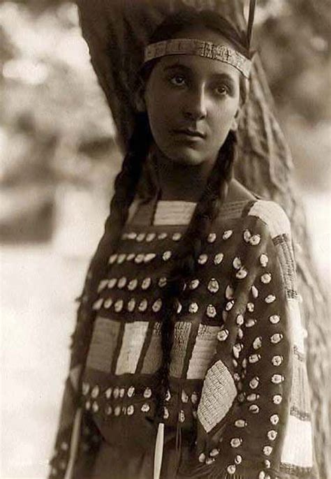 Dakota Sioux Native American Women Native American Peoples Native American Indians