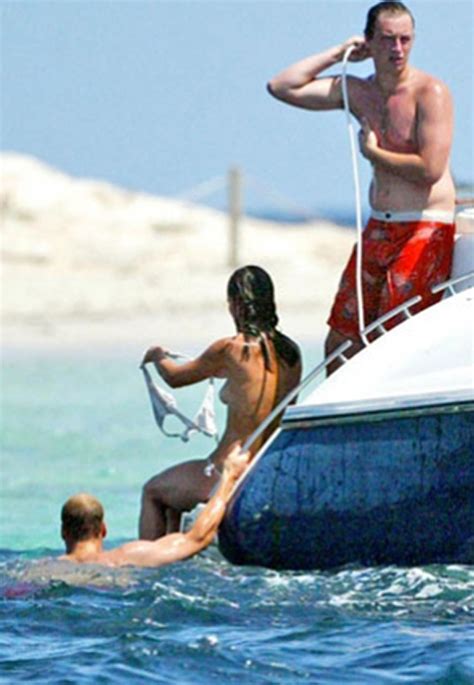 Duchess Kate Middleton Topless Sunbathing Pics From France Scandal