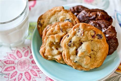 The recipes tend to use a lot of butter and oil but i guess that's what makes them sound so tasty. White Chocolate Cranberry Cookies (With images) | White ...