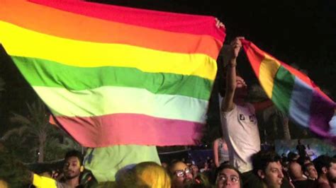السلطات المصرية تواصل حملة اعتقالات بعد رفع علم المثلية الجنسية في حفل