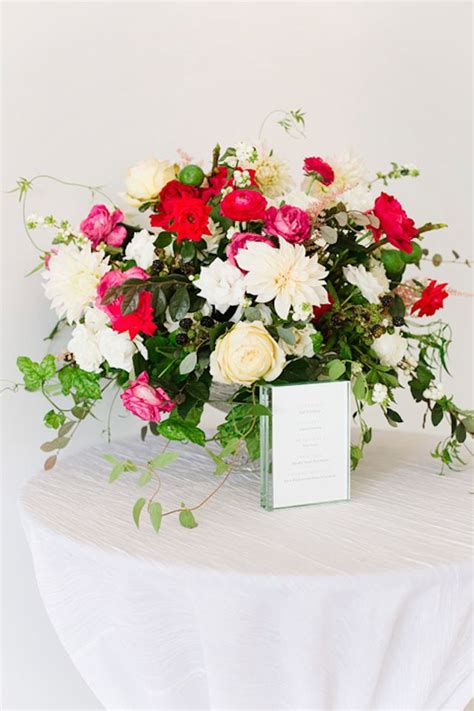 The BEST 10 Wedding venues near me | Giggster | Rustic wedding flowers