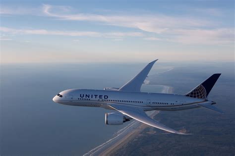 Boeing 787 8 Dreamliner Of United Airlines Over Coast Aircraftwallpaper
