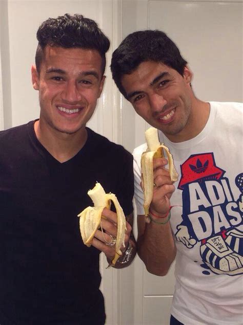 Liverpool S Luis Suarez Poses With Banana In Anti Racism Campaign Itv News