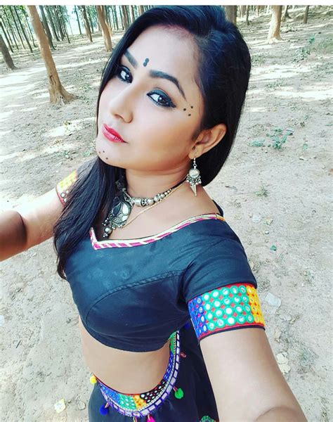 Never Miss Out These Amazing Photos Of Bhojpuri Actress Priyanka Pandit Hot Photos Sexy