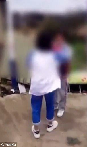 Chinese Girl Is Savagely Slapped By A Gang Of Bullies Daily Mail Online