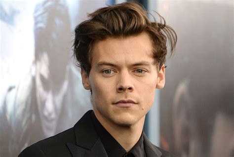 Don't worry darling is an upcoming american psychological fiction film directed by olivia wilde. Harry Styles to Replace Shia LaBeouf in Olivia Wilde's Don ...