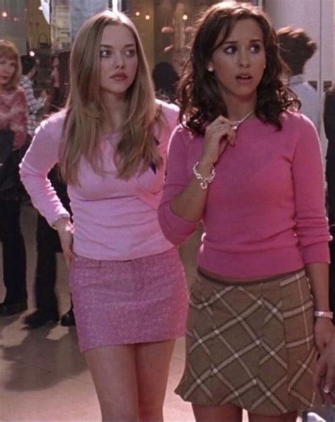 Gretchen Wieners And Karen Smith From Mean Girls 2004 Mean Girls Gretchen Karen Mean Girls
