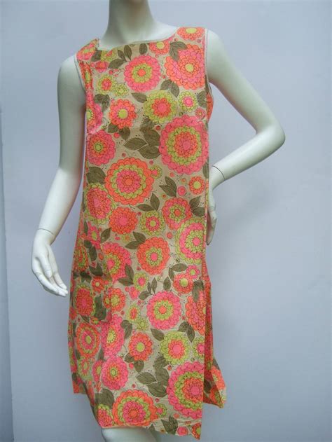 mod retro flower print paper shift dress c 1960s for sale at 1stdibs vintage paper dress