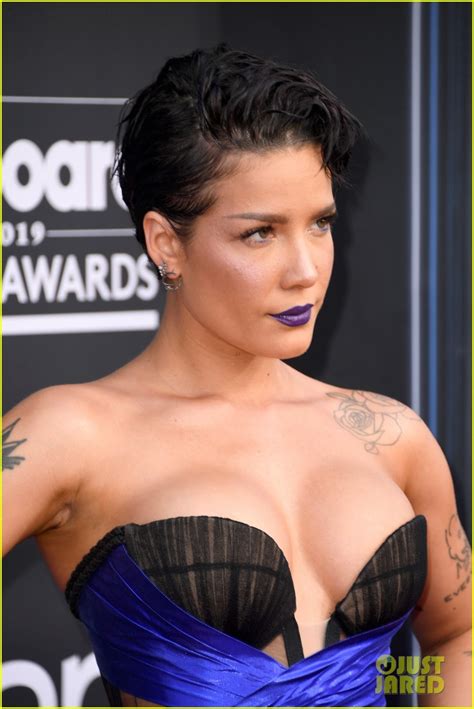 halsey wears a sexy blue dress to billboard music awards 2019 photo 4280587 pictures just jared