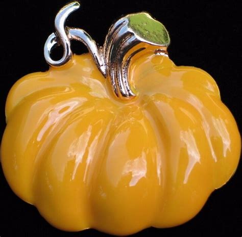 Autumn Fall Orange Halloween Thanksgiving Pumpkin Pin Brooch Pendant