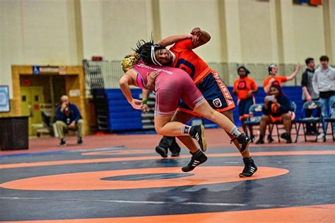 Oprf Girls Wrestling Thriving In First Year With All Girl Events Oak Park