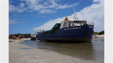 Tide Dislodges Two Vessels Stuck On Sandbar The Examiner Launceston