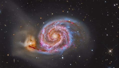Download The Spectacular Whirlpool Galaxy In High Definition Wallpaper