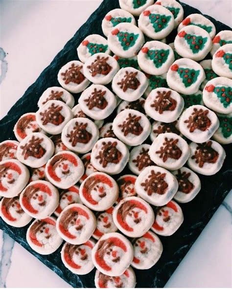 Pillsbury christmas cookies are here!! Pillsbury Christmas Cookies Aesthetic : Sugar Cookies ...