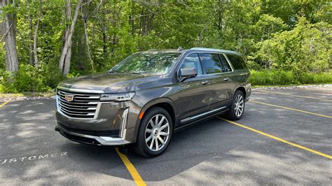 2021 Cadillac Escalade Esv Review All The Size And Amenities You Could