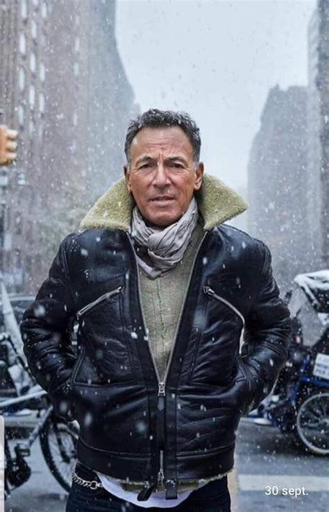 Bruce springsteen's letter to you is a valentine to his fans, an ode to friendship and a celebration of the e street band. Pin de Jesús Navarro en Bruce springsteen en 2020 (con ...