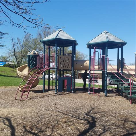 Play St Louis Fountain Park Creve Coeur