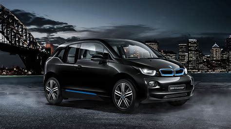 It adds a small gasoline engine that acts as a generator to charge the battery pack when the body shell is made from carbon fiber reinforced plastic (cfrp) to save weight. BMW i3 Specs, Range, Performance 0-60 mph