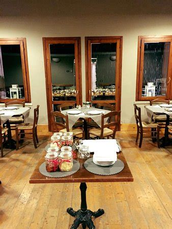 A pochi minuti dal lago d'orta si trova il ristorante mottarone, un locale sorto nel 1937 e oggi interamente ristrutturato, offre. Rifugio Genziana, Mottarone - Ristorante Recensioni ...
