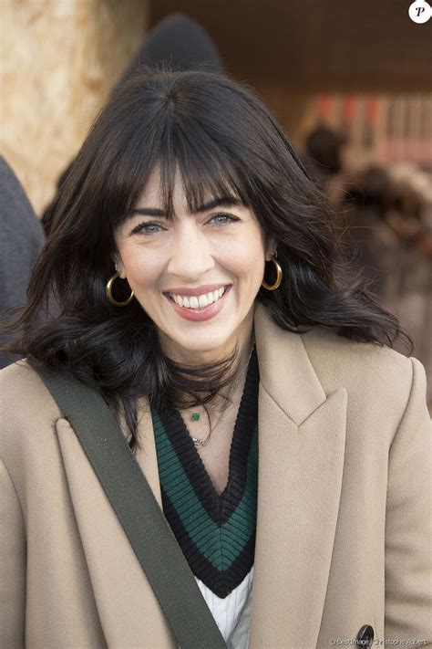 Nolwenn est l'une des plus grandes artistes. Nolwenn Leroy - Arrivées des people au défilé Lacoste ...