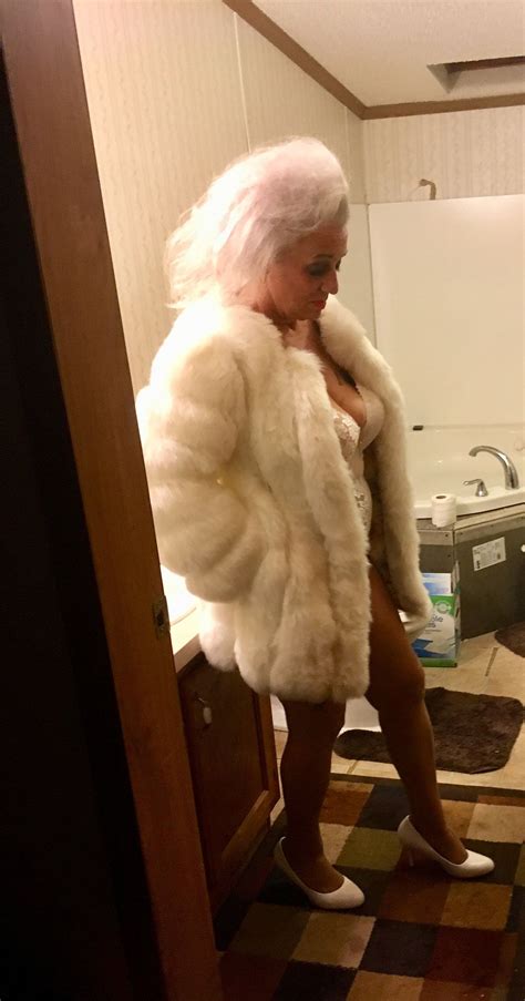 Flickrp2bh2zsp Untitled Fur Coat Fur Untitled