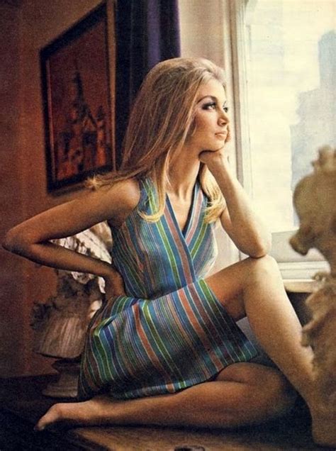 groovy sixties 24 fabulous photos defined the 1960s women s fashion ~ vintage everyday