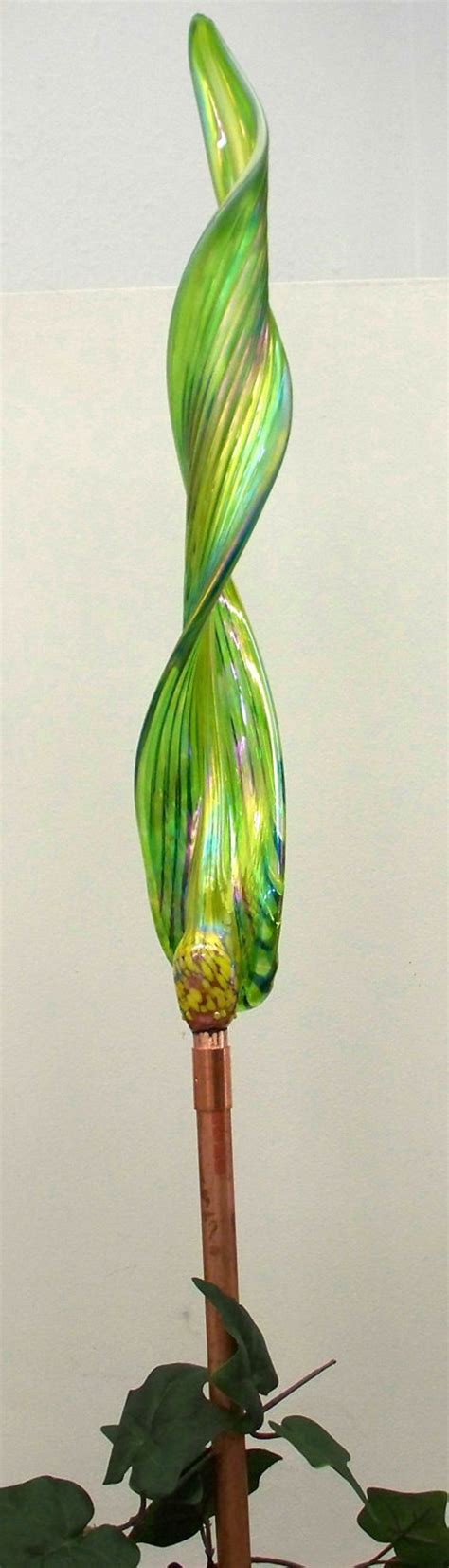 Hand Blown Glass Art Garden Leaf Green Oneil 2755