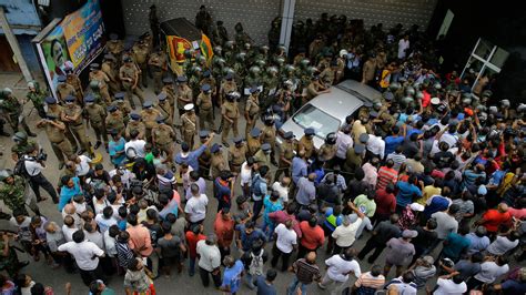 Sri Lankas Political Crisis Turns Deadly The New York Times
