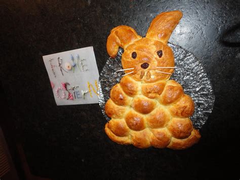 Osterhase aus Hefeteig Rezept mit Bild
