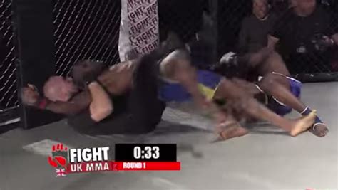 Blog Video A Referee Stopped A Fight With A Rear Naked Choke And Here