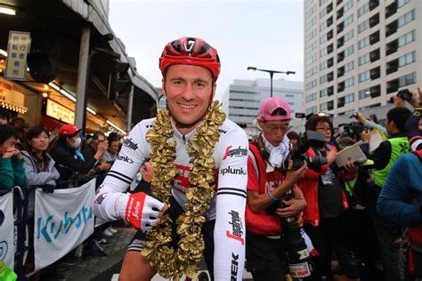 Rider @treksegafredo and proud member of @svggent. Edward Theuns sprints to victory in Japan | Trek Race Shop