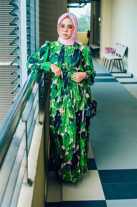 Model dress brokat modern kombinasi terlaris 2018. Model Baju Kondangan Untuk Orang Gemuk - 30+ Model Kebaya ...