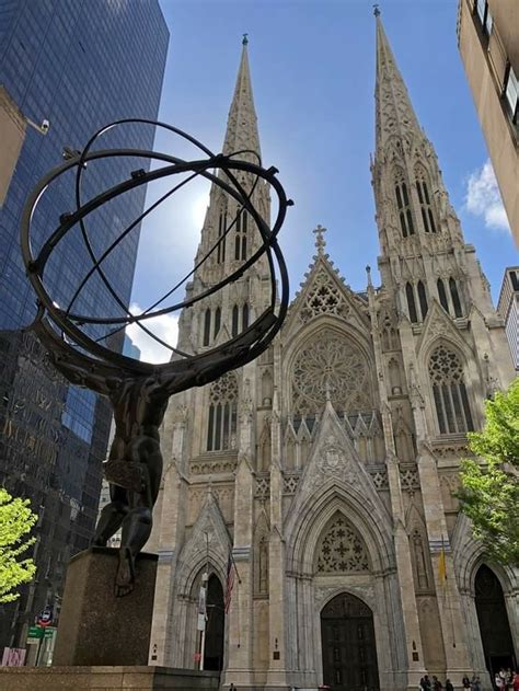 New York New York City Fr St Patrick S Cathédral Et Latlas Au