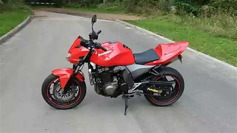 It is a smaller version of the kawasaki z1000. Kawasaki Z750 2004 Scorpion exhaust walkaround - YouTube