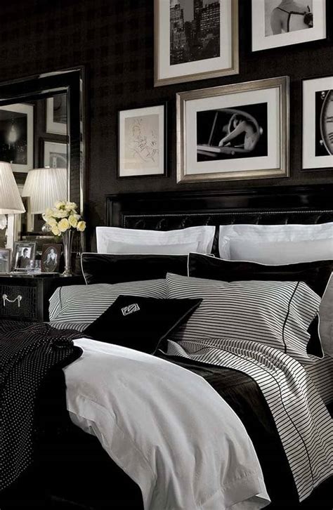 Ordinary items provide great themes for accent wall design and beautify black walls by adding black and white bedding fabrics and wall decoration create romantic and harmonious, inviting and modern bedroom decor. 33 Chic and stylish bedrooms dressed in black and white