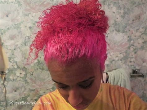 It is flattering to most skin tones, looks fabulous with blonde or brunette hair, and it's one of those shades that's less in your face than, say blue so it is a little easier to pull off. How to Dye Dark/black Hair Pastel Pink - Paperblog