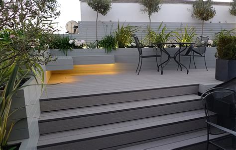A garden fence is not like a regular one that surrounds the entire house. Raised beds formal Clapham Balham painted fence trellis ...