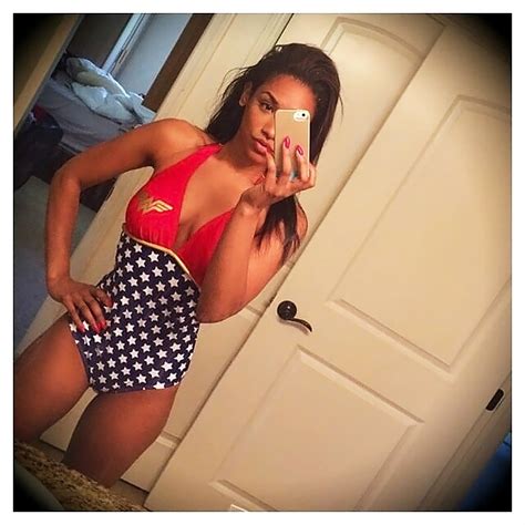 Candice Patton Nude Sexy Pics And Hot Scenes Scandal Planet