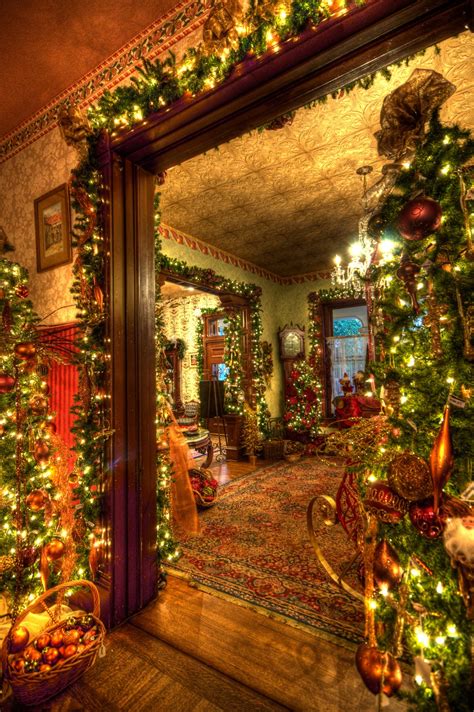 Tour celebrity homes, get inspired by famous interior designers, and explore the world's architectural. 30 Beautiful Victorian Christmas Decorations Ideas ...