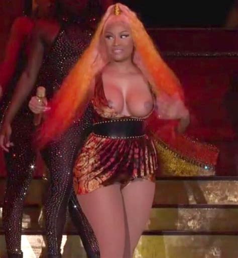 Nicki Minaj Double Nip Slip In Concert Nicki Minaj Big Pussy