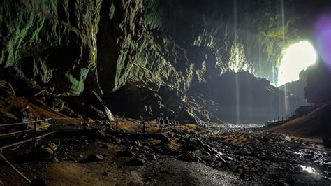 Deer Cave - Clean Malaysia