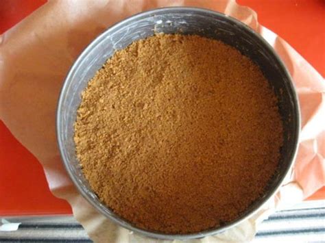5.) nach dem abkühlen löst du den bananenförmigen kuchen aus der form. Frischkäse Kuchen mit Keksboden - Rezept - kochbar.de