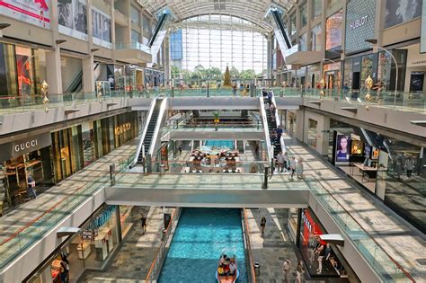 The Shoppes At Marina Bay Sands Luxury Shopping Mall In Singapore