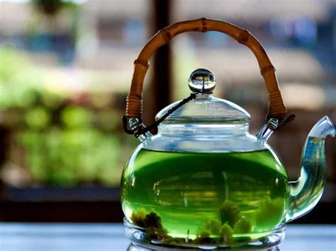 Gastritis, especially in the stage of their exacerbation, excludes the use of tea. What are the Side Effects of Green Tea?