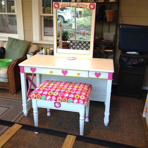 Welcome to play online free games at toogame.com. DIY Hello Kitty bedroom furniture | Hello kitty bedroom ...