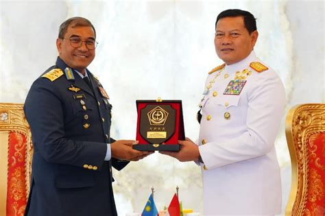 Panglima Tni Pererat Kerjasama Indonesia Malaysia Untuk Jadi Militer