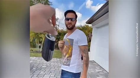 Michael wendler wurde im jahr 2020 von seiner freundin so richtig verwöhnt. Laura Müller schenkt Michael Wendler ein Auto: So reagiert ...