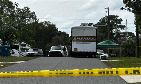 Florida Shooting Leaves One Dead One Wounded Suspect Remains At Large