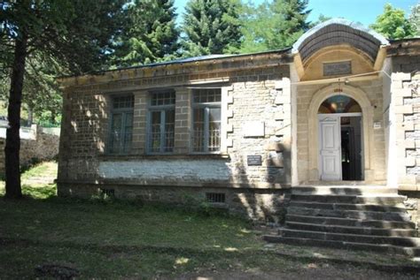 Shkolla shqipe në Dardhë shpallet Monument Kulture FOTO AlpeGossip