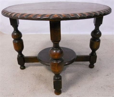 This period oak antique coffee table dates from around 1760 and is a simple, rustic design that oozes history. Antique Style Round Oak Coffee Table | 155423 ...